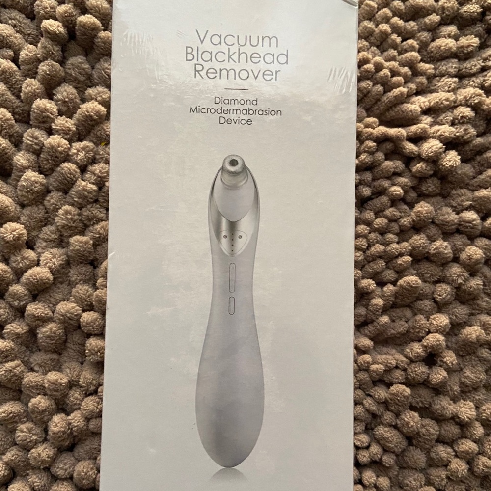Vacuum blackhead remover
